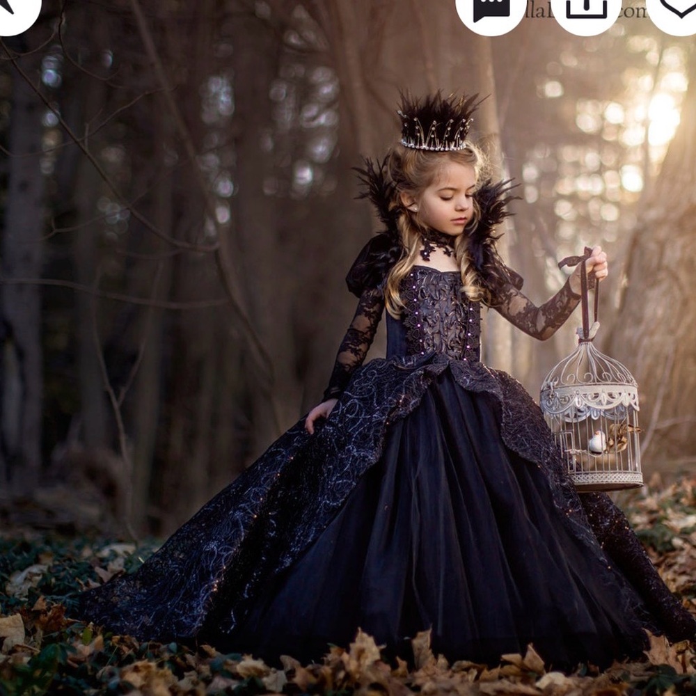 Elegant Black Feathered Kids Costume (Evil Queen)